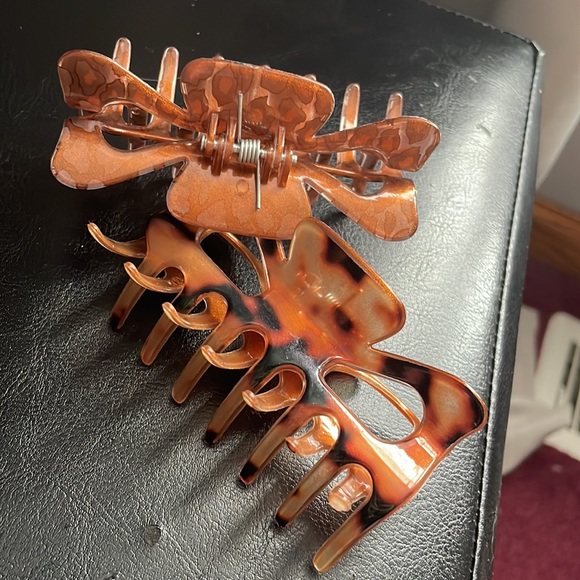 Large Big Hair Sparkly Cheetah and Tiger Print Hair Claw Clips - Picture 3 of 3